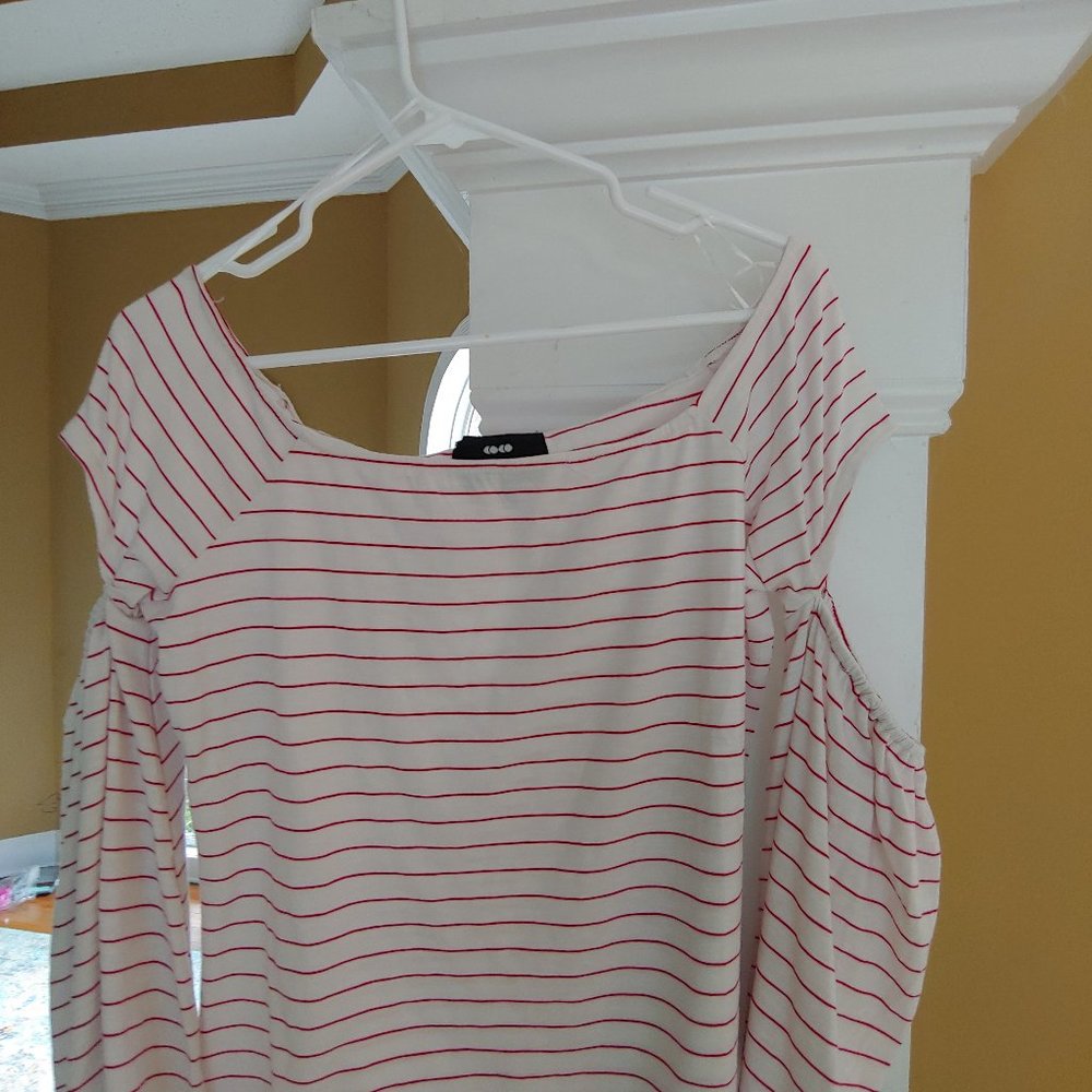 Coco Colette Cutout sleeve shirt